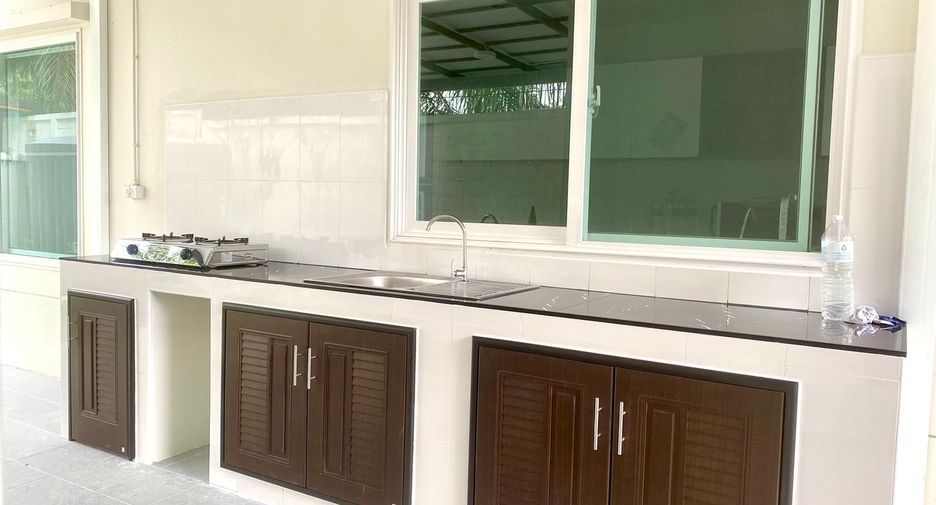 For rent 5 bedrooms house in Thalang, Phuket