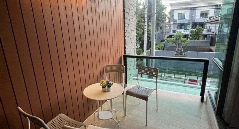 For rent 3 bedrooms townhouse in Bueng Kum, Bangkok