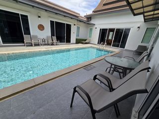 For rent 4 bedrooms villa in Mueang Phuket, Phuket