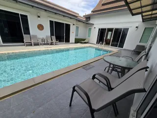 For rent 4 bedrooms villa in Mueang Phuket, Phuket