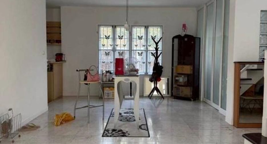 For sale 4 ベッドルーム house in Bang Khen, Bangkok