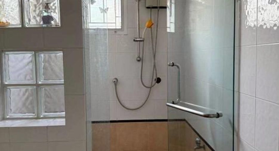 For sale 4 ベッドルーム house in Bang Khen, Bangkok