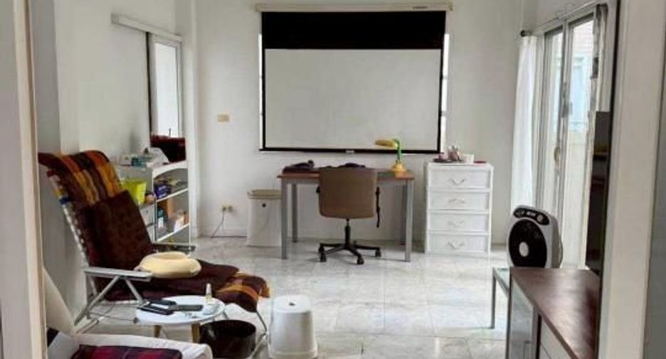 For sale 4 ベッドルーム house in Bang Khen, Bangkok