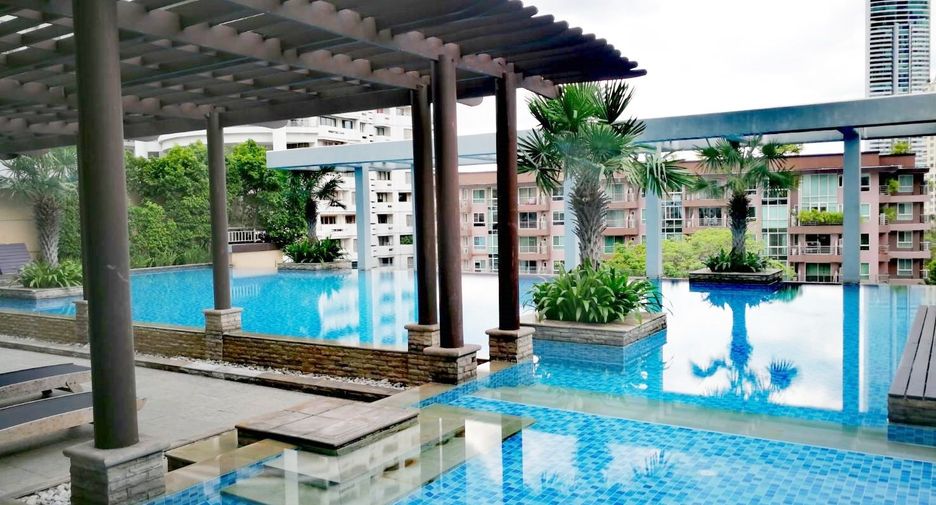 For rent 1 bed condo in Khlong Toei, Bangkok