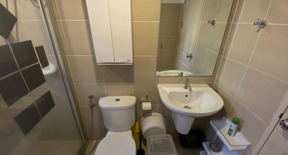 For rent 1 bed condo in Huai Khwang, Bangkok