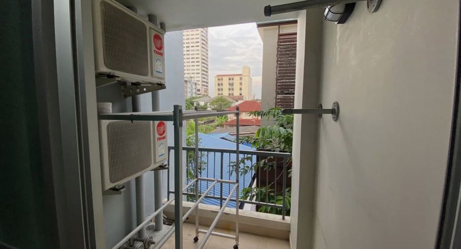 À louer 1 chambre condo à Huai Khwang, Bangkok