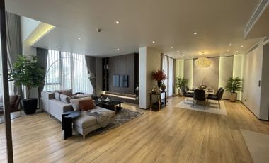 For rent 3 bedrooms apartment in Khlong Toei, Bangkok