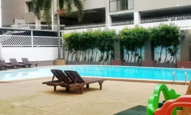 À louer 3 chambres condo à Khlong Toei, Bangkok