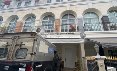 For rent 3 ベッドルーム townhouse in Bang Kapi, Bangkok