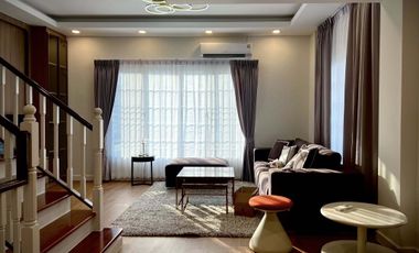 For rent 4 ベッドルーム townhouse in Bang Na, Bangkok