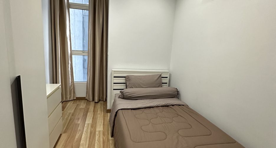 For rent 2 bedrooms condo in Ratchathewi, Bangkok