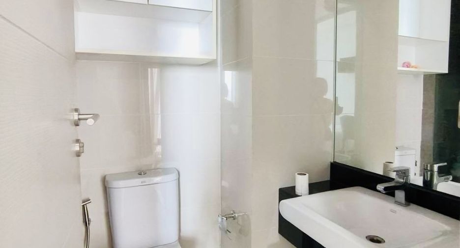 For rent 2 bedrooms condo in Ratchathewi, Bangkok
