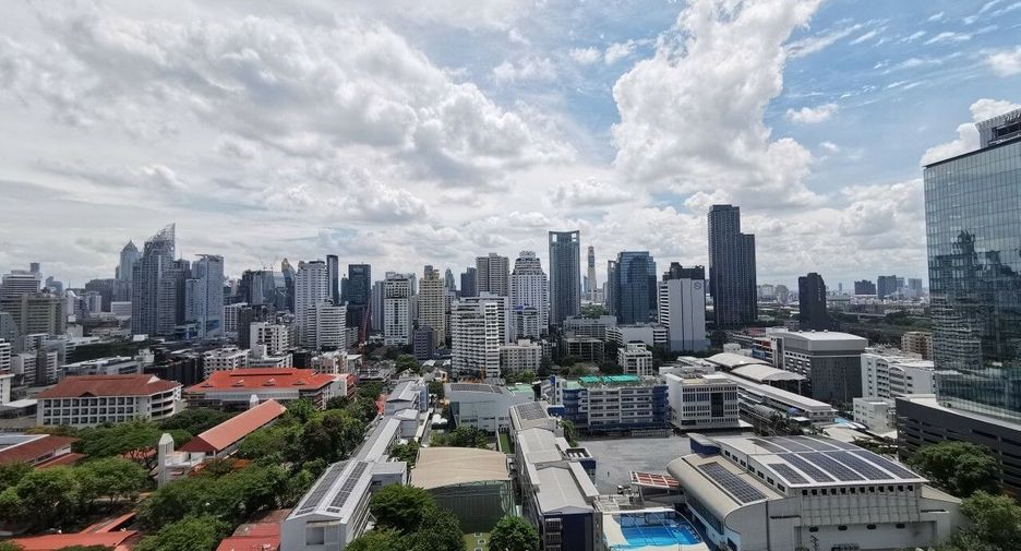 For rent 2 bedrooms condo in Watthana, Bangkok