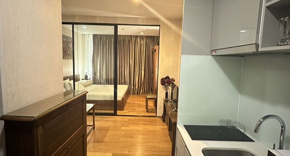 For rent 1 bed condo in Sathon, Bangkok