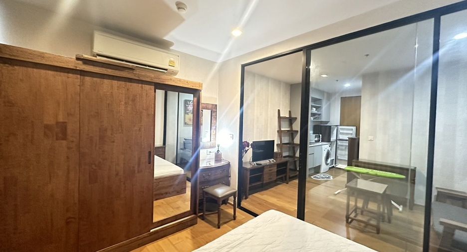 For rent 1 bed condo in Sathon, Bangkok