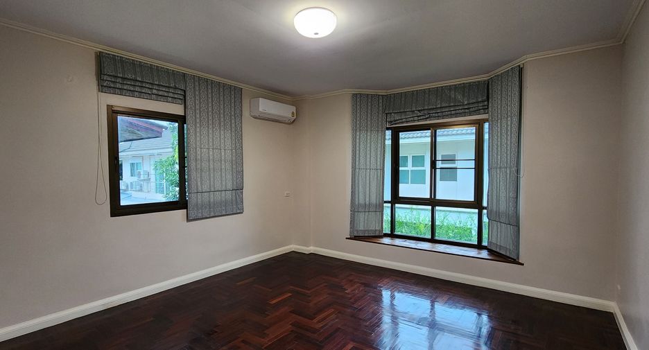 Casa en venta de 3 habitaciones en Phasi Charoen, Bangkok