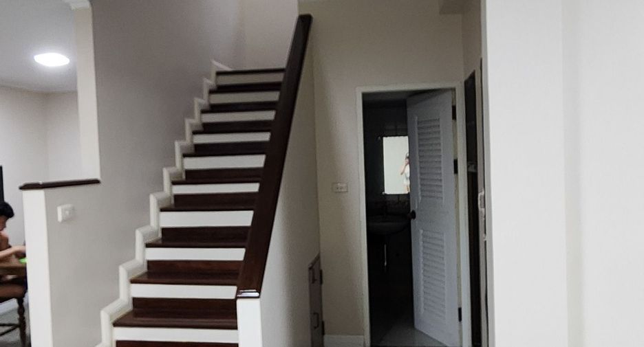 Casa en venta de 3 habitaciones en Phasi Charoen, Bangkok