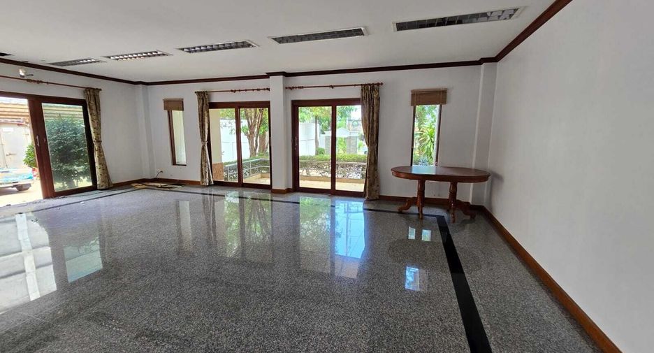 À louer 8 chambres maison à Mueang Phuket, Phuket