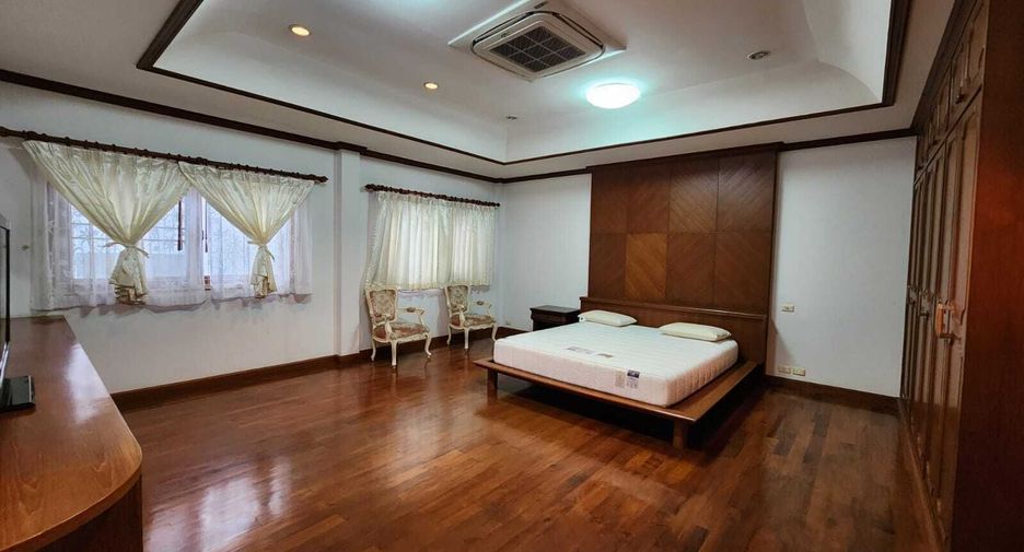 À louer 8 chambres maison à Mueang Phuket, Phuket