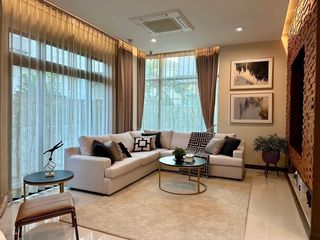 Haus zur Miete mit 4 Zimmer in Lat Krabang, Bangkok