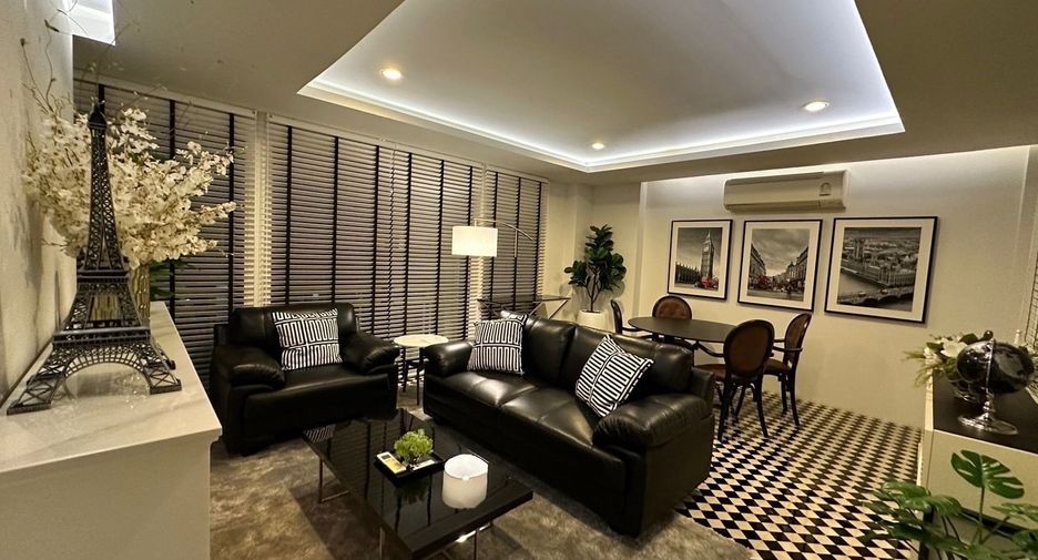 Haus zur Miete mit 4 Zimmer in Lat Krabang, Bangkok