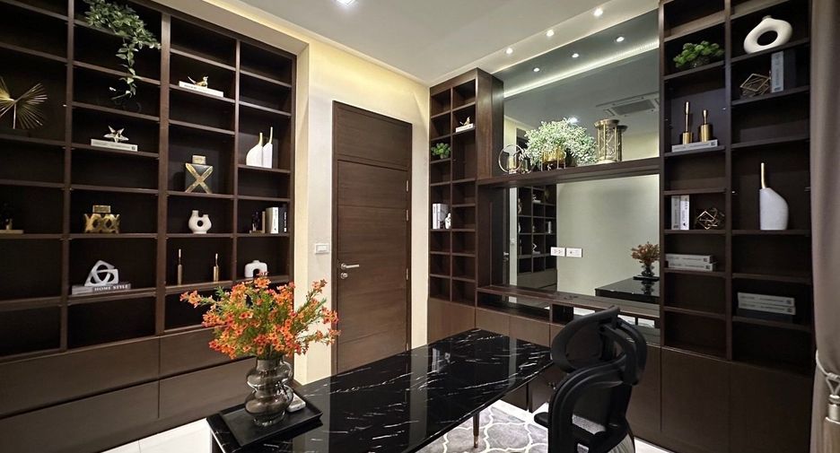 Haus zur Miete mit 4 Zimmer in Lat Krabang, Bangkok