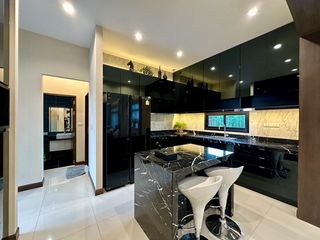 Haus zur Miete mit 4 Zimmer in Lat Krabang, Bangkok