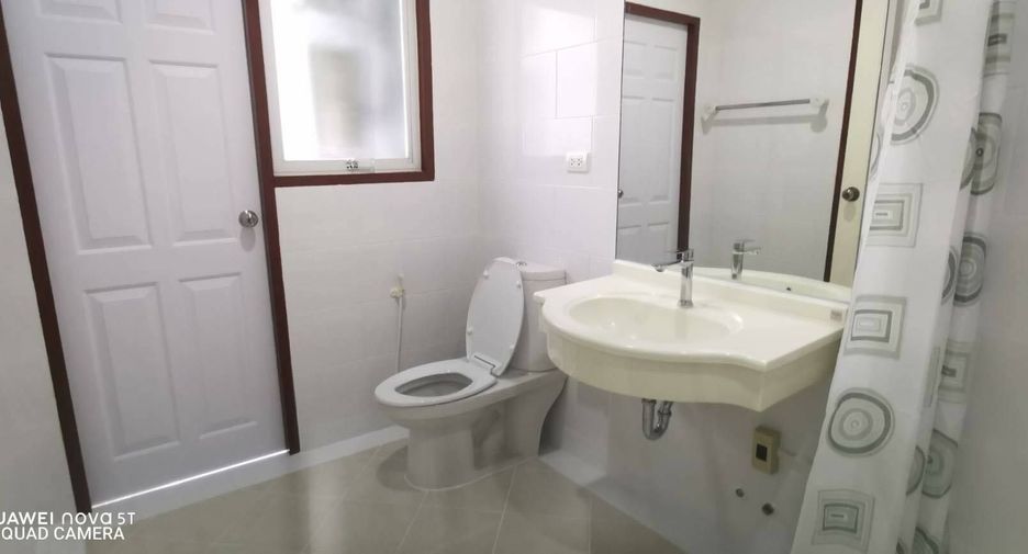 For rent 1 bed condo in Huai Khwang, Bangkok