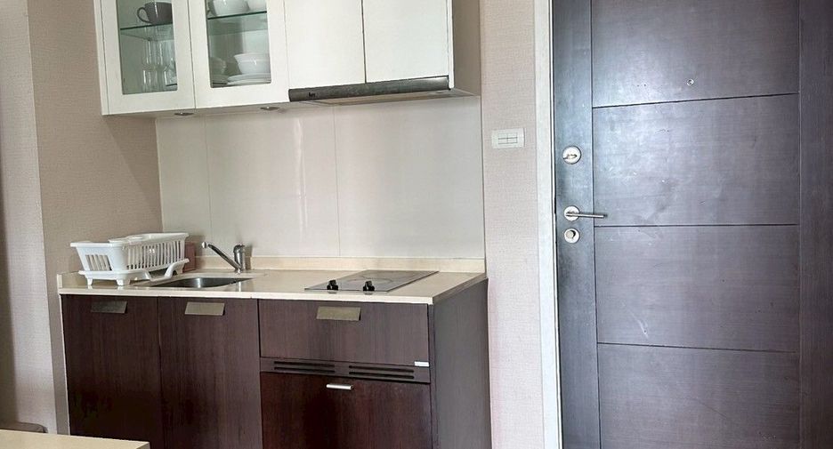 For rent 1 bed condo in Watthana, Bangkok