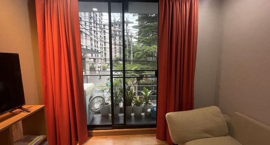 For rent 2 bedrooms condo in Phra Khanong, Bangkok
