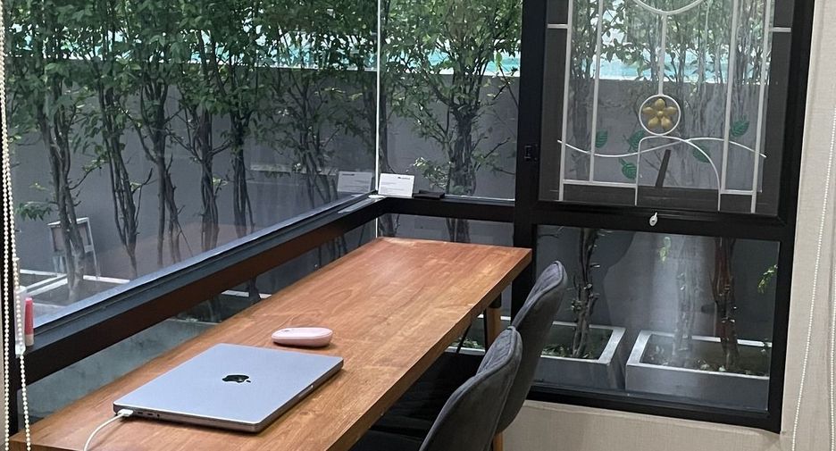 For rent 2 bedrooms condo in Phra Khanong, Bangkok