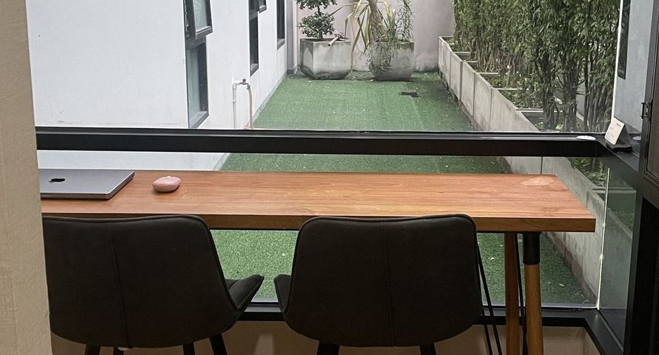 For rent 2 bedrooms condo in Phra Khanong, Bangkok