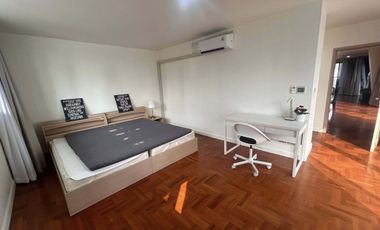 For rent 2 bedrooms condo in Pathum Wan, Bangkok