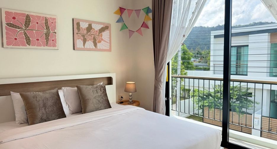 For rent 4 bedrooms villa in Mueang Phuket, Phuket