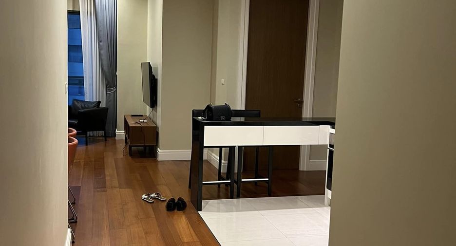 For rent 2 bedrooms condo in Khlong Toei, Bangkok
