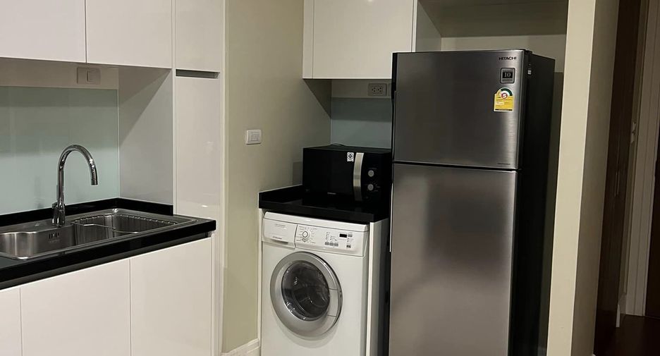 For rent 2 bedrooms condo in Khlong Toei, Bangkok