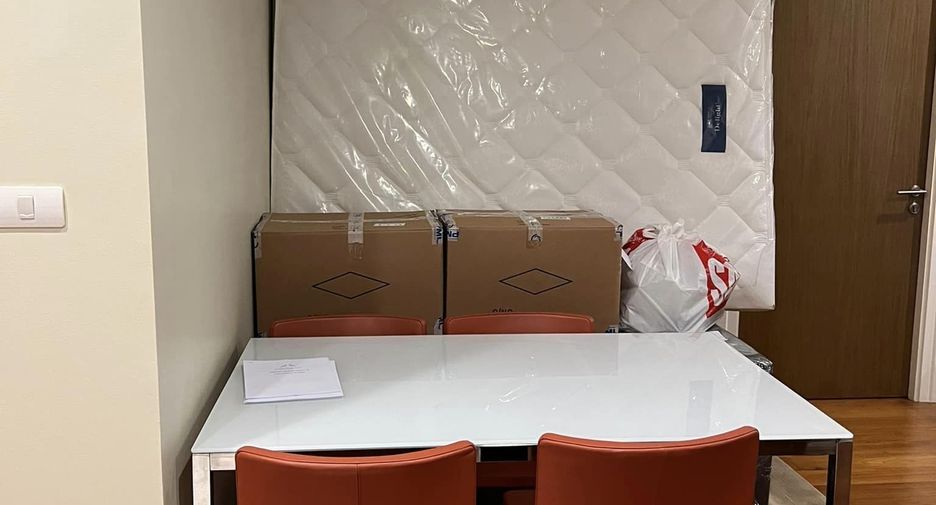 For rent 2 bedrooms condo in Khlong Toei, Bangkok