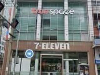 For sale 5 bedrooms retail Space in Watthana, Bangkok