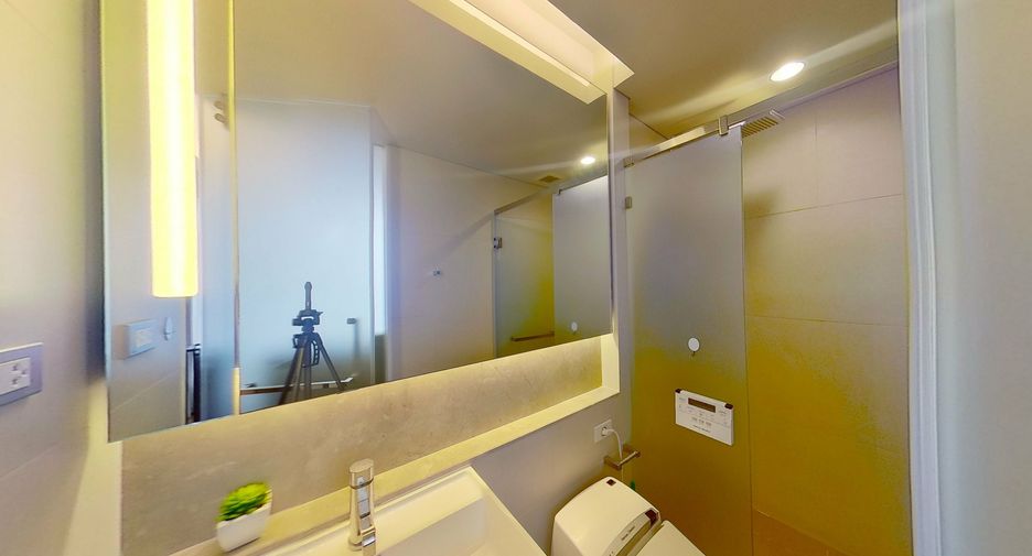 For rent 2 bedrooms condo in Khlong Toei, Bangkok