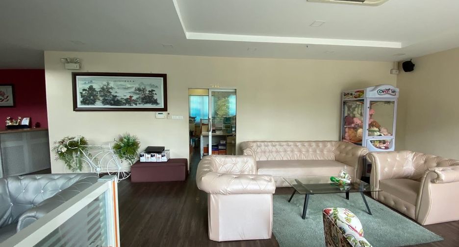 Casa adosada en venta y en alquiler de 12 habitaciones en Bang Phli, Samut Prakan