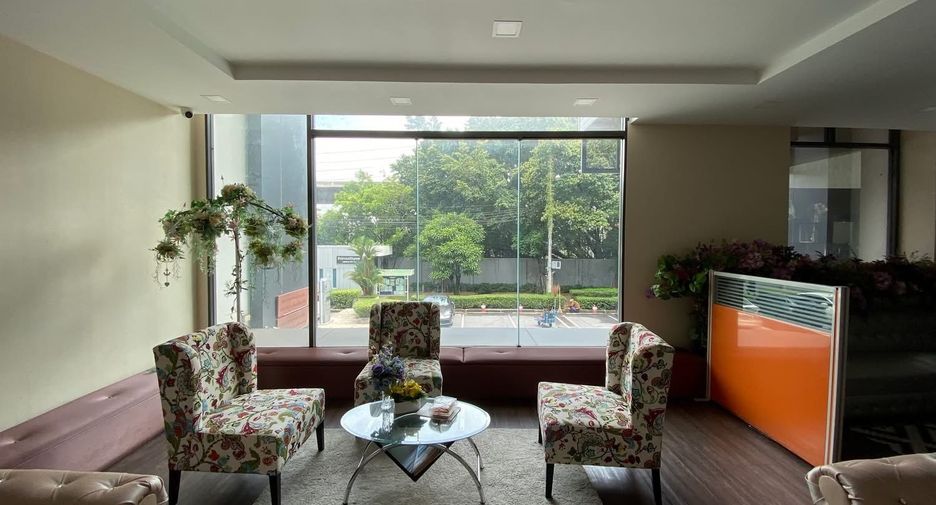 Casa adosada en venta y en alquiler de 12 habitaciones en Bang Phli, Samut Prakan