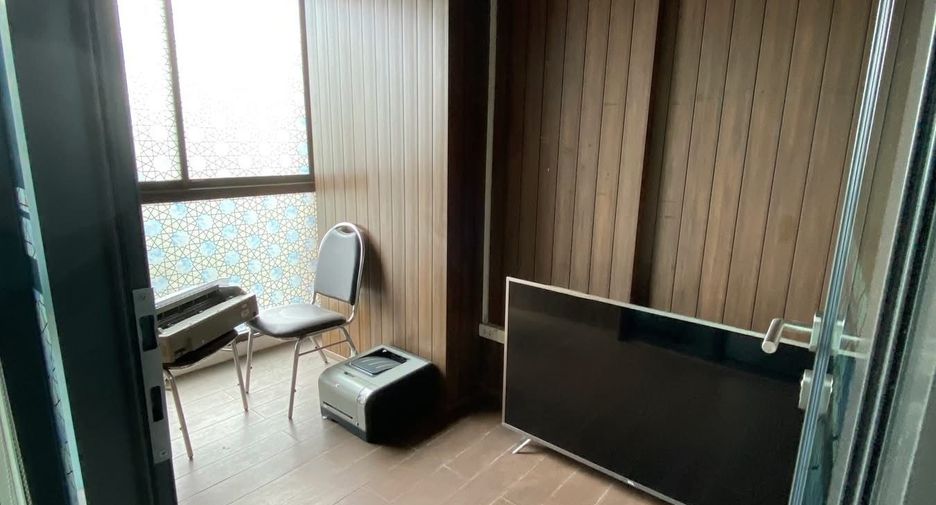 Casa adosada en venta y en alquiler de 12 habitaciones en Bang Phli, Samut Prakan
