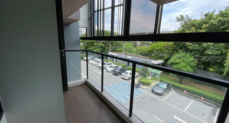 Casa adosada en venta y en alquiler de 12 habitaciones en Bang Phli, Samut Prakan