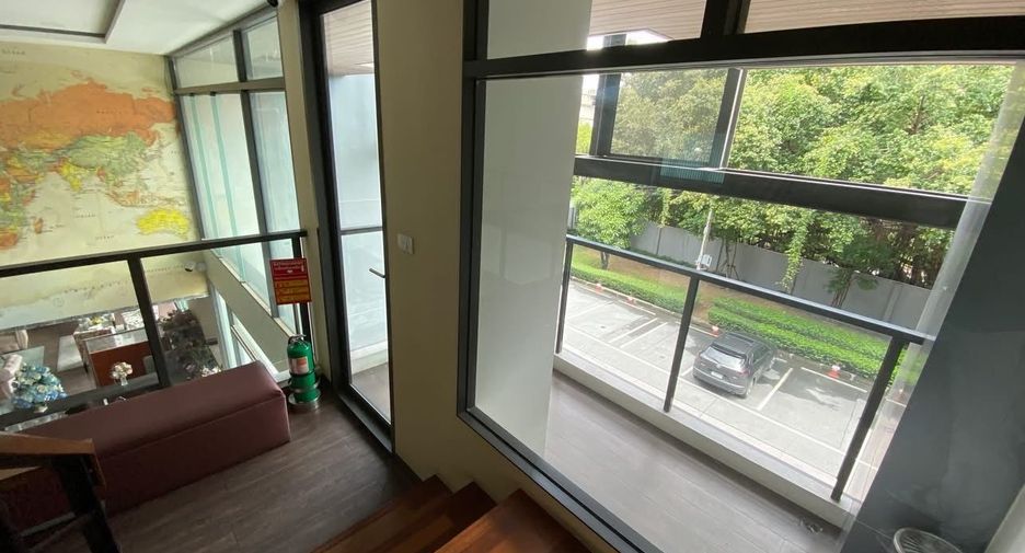 Casa adosada en venta y en alquiler de 12 habitaciones en Bang Phli, Samut Prakan