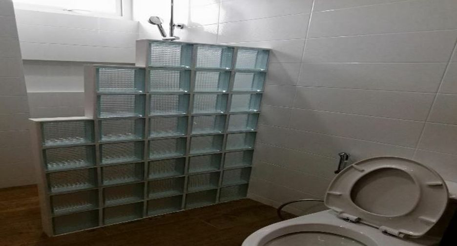For rent 3 bedrooms condo in Bang Rak, Bangkok