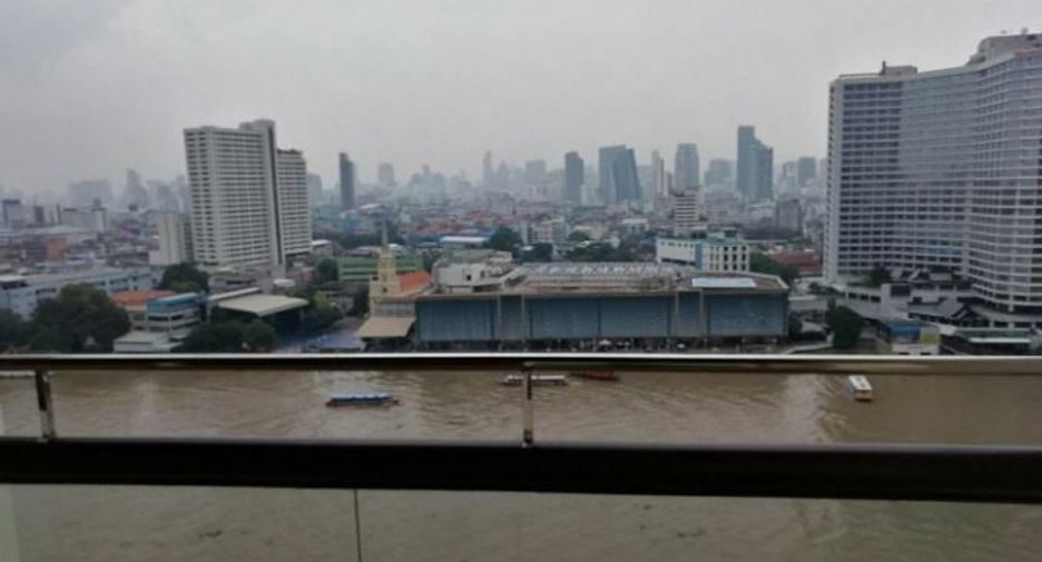For rent 3 bedrooms condo in Bang Rak, Bangkok