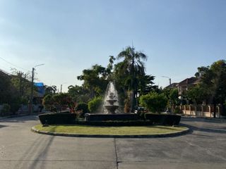 Haus zum Kauf mit 3 Zimmer in Lat Phrao, Bangkok