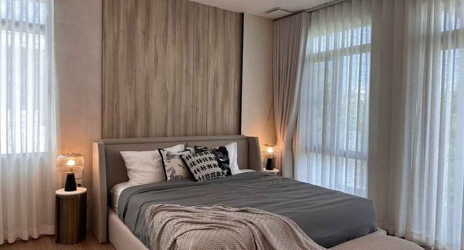 Casa en alquiler de 4 habitaciones en Bang Phli, Samut Prakan