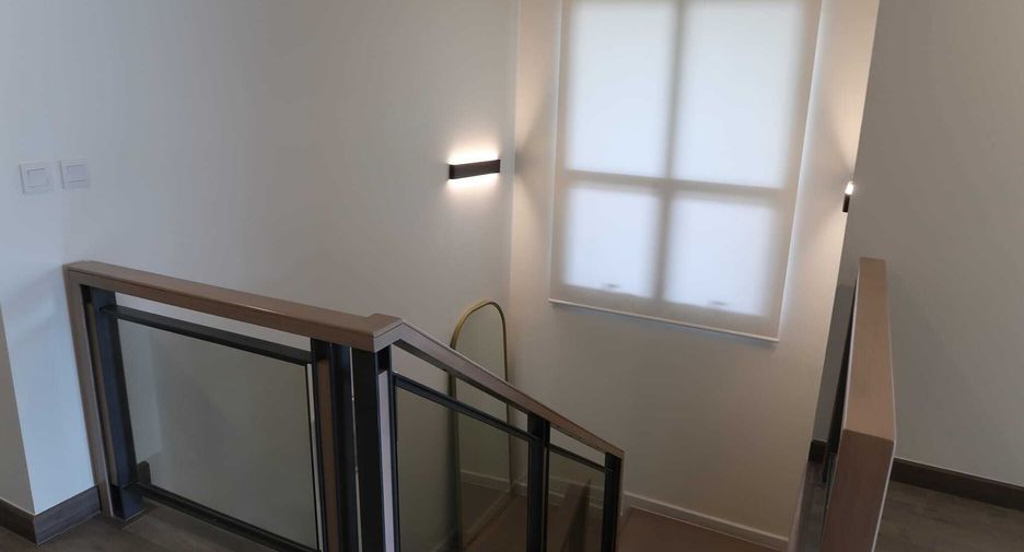 For sale and for rent 4 bedrooms house in Saphan Sung, Bangkok