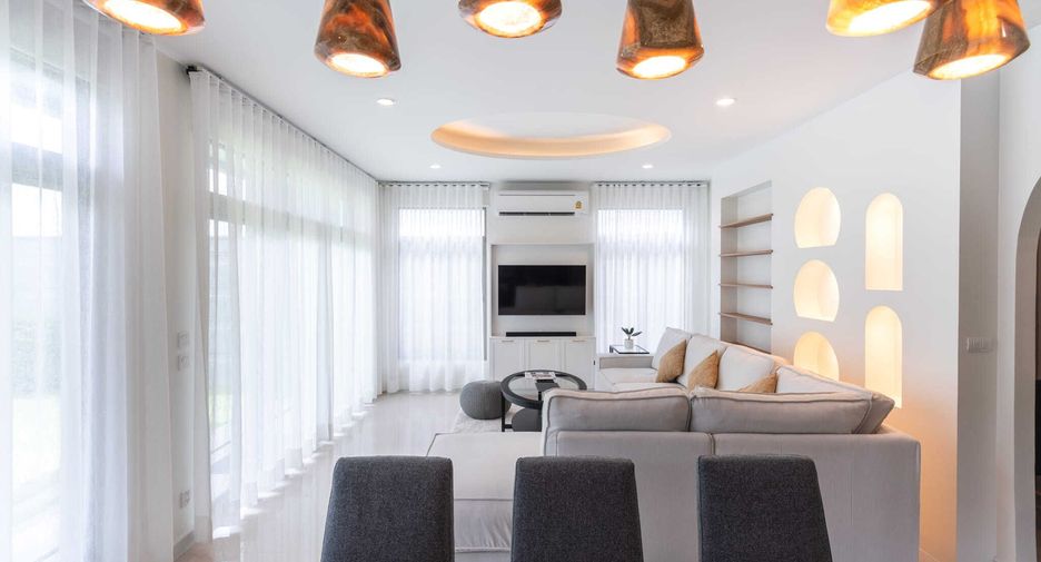 For sale and for rent 4 bedrooms house in Saphan Sung, Bangkok